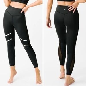 Zyia Active Black mesh Reflective Light and Tight Hi-Rise 7/8 leggings size 6-8
